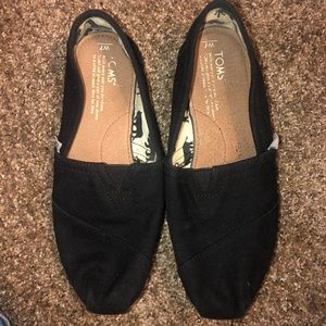 Black toms